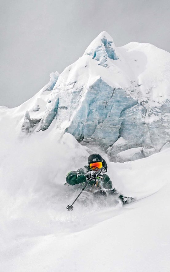 Helme & Protektoren bei Intersport Pittl